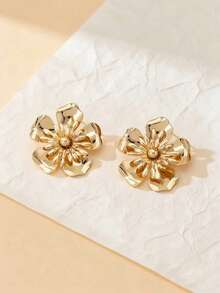 1 Pair Elegant Luxury Metallic Sheen Gold 5-Petal Flower Stud Earrings, Gift For Women, Jewelry For Date, Valentine's Day - Yellow Gold - View 4