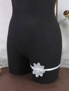 1 chiếc dây nịt chân bằng vải ren lưới chiffon trắng cao cấp, thêu ngọc trai 3D, viền satin. - trắng - Xem 6