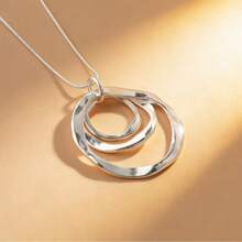 1pc Women's Minimalist Asymmetrical Triple-Ring Pendant Necklace, Textured Silver Tone Clavicle Chain, Minimalist Geometric Long Sweater Chain For Daily Wear - Silver - View 2