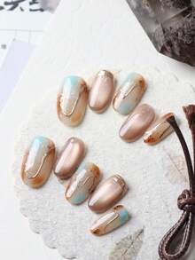 10 pièces Faux ongles marron yeux de chat verts avec fil doré. Fournitures pour faux ongles courts à porter au bureau et au quotidien. Kit de faux ongles artificiels comprenant 1 feuille d'onglets adhésifs et 1 mini lime - Multicolore - Voir 3