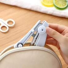 Máquina de coser manual portátil y mini, de mano, con herramienta de enhebrado, sin necesidad de electricidad, máquina de coser para el hogar, suministros de costura y tejido - Mini máquina de coser de mano - Ver 10