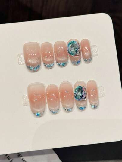10 miếng dán móng tay thủ công, móng giả dán có thể tháo rời, màu ombre nude với đá nhũ xanh dương, hình dáng oval ngắn, thanh lịch và đa năng cho công sở hoặc hẹn hò, thiết kế tối giản nhưng sang trọng.