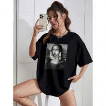 Monalisa Imprimir Camiseta Ombro Caído plus size - Preto - Visão 1
