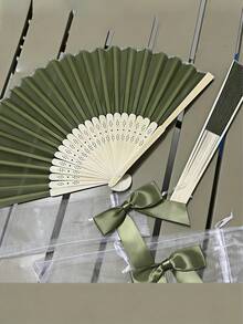 3/15/30支装白色和绿色纸扇套装,白色竹制折叠手扇,优雅女士便携式纸扇,夏季白色和绿色婚礼回礼,配有绿色领结和透明收纳袋,适用于新娘送礼会、生日派对赠品、拍照道具和婚礼派对装饰 - 彩色 - 查看 11