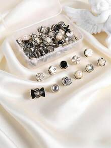 40 件/套随机衬衫胸针纽扣别针适度隐形纽扣适用于女士和女孩衬衫连衣裙开衫（带透明收纳盒）连衣裙配饰别针用于衣服包饰学校办公室配饰衬衫夹克珠宝圣诞节万圣节衣服别针有趣可爱的教师礼物 - 彩色 - 查看 10