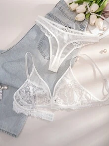 1 Set Women's Solid Color Bowknot Wireless Comfortable Lingerie Set - White - View 2