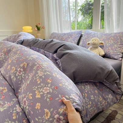 Bộ chăn ga gối 4 món thân thiện với da, kiểu dáng đồng quê, in hoa màu tím (1 vỏ chăn + 2 vỏ gối + 1 ga trải giường, không kèm ruột chăn), phiên bản AB hai mặt, in hoa màu tím, mềm mại, thoáng khí, chất liệu jacquard mềm mại, thích hợp cho mọi mùa, phòng ngủ, phòng khách.