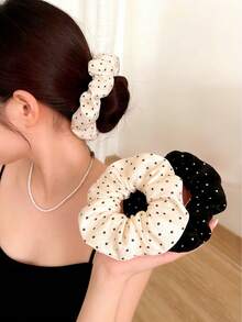 2 Stück Damen Satin Polka Punkt Haargummi, einfache Haarschlaufe, modisch und vielseitig, elegante, einfache Gummiband Badezimmer Haarzubehör geeignet für tägliche Ausflüge, Freizeitpartys, Pendeln zum Strand, Urlaub, Gesichtwaschen, Haare binden, Pferdeschwanz-Make-up, Kleidung kombinieren, Accessoires verwenden, Kopfbedeckungszubehör (2/1 Stück) Urlaubszubehör Haargummis Scrunchies Haarseile, Festival, Party - Verschiedenfarbig - Übersicht 1