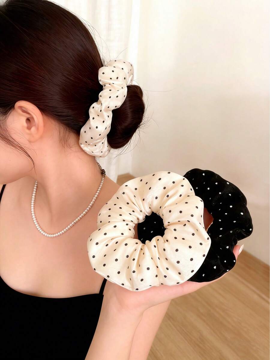 2 Stück Damen Satin Polka Punkt Haargummi, einfache Haarschlaufe, modisch und vielseitig, elegante, einfache Gummiband Badezimmer Haarzubehör geeignet für tägliche Ausflüge, Freizeitpartys, Pendeln zum Strand, Urlaub, Gesichtwaschen, Haare binden, Pferdeschwanz-Make-up, Kleidung kombinieren, Accessoires verwenden, Kopfbedeckungszubehör (2/1 Stück) Urlaubszubehör Haargummis Scrunchies Haarseile, Festival, Party - Verschiedenfarbig - Übersicht 1