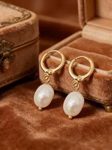 Vintage Baroque Style Girl's Faux Pearl Round Hoop Earrings, Golden Circle Eardrops, Elegant Fashion Daily Wear Accessory - Gold - View 1