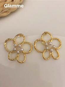 1 Pair Gold Hollow Flower Pearl Stud Earrings, Elegant French Style Earrings For Women, Versatile For Daily Wear, Dates, Vacations - Gold - View 5