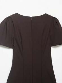 Vestido mini plisado con bolsillo, estilo europeo y americano elegante, nueva llegada de primavera/verano para mujer de DEEKA - Marrón - Ver 7