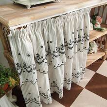 Perdea din material textil cu dungi verticale în stil american, cu flori brodate negre, 1 buc., proiectată cu bandă plisată, ideală pentru un aspect rustic scurt în bucătării, huse de dulapuri sau zone de chiuvetă. - Negru - Vizualizare 4