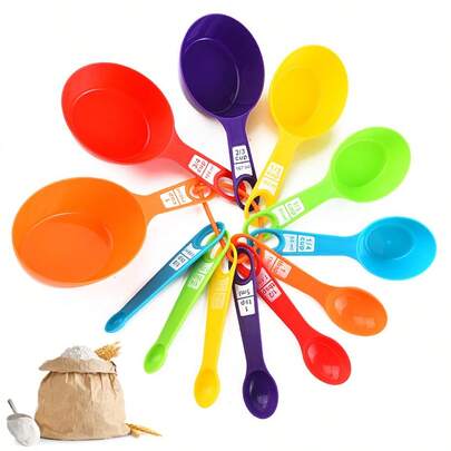 12 piezas Tazas y cucharas medidoras de plástico lindas y coloridas - Escala dual métrica + imperial, para uso seco y húmedo. Colores vibrantes aleatorios, marcas claras fáciles de leer, ligeras y antideslizantes, apilables para almacenamiento - Accesorios esenciales adorables para hornear en la cocina