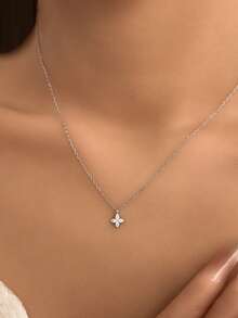 1 chiếc vòng cổ hình ngôi sao bát giác nhỏ bằng bạc Sterling S925, mạ vàng, không gây dị ứng, trang sức nữ nhỏ nhắn và tinh tế với đá Cubic Zirconia. Mặt dây chuyền hình ngôi sao nhỏ xinh, tối giản và thanh lịch, phù hợp để đeo hàng ngày, là lựa chọn quà tặng tuyệt vời. - Nhiều màu - Xem 5