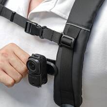 Clip para mochila Osmo Nano, de plástico, perfecto para deportes al aire libre, ciclismo, viajes de vacaciones y fotografía en el campus, montaje vertical-horizontal | Protección de la cámara | Diseño plegable | Instalación conveniente | Instalación rápida | Regalo ideal para usuarios de Nano - Ver 12