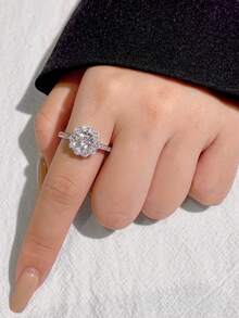 1 chiếc nhẫn Moissanite hình hoa hướng dương tròn 1.0CT bằng bạc Sterling (S925) - Món quà thanh lịch và sang trọng dành cho lễ đính hôn, đám cưới, bạn thân, sinh nhật và kỷ niệm; Trang sức cô dâu - Nhẫn moissanite tròn-1ct - Xem 5