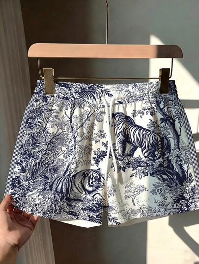 Abstract Animal Print Luxury Cute Women's Summer Outfit, Casual Shorts For Beach Vacation White