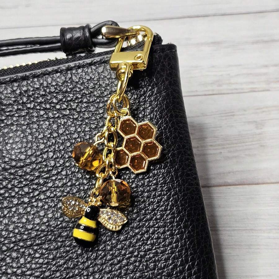 Móc khóa hình ong vàng, Móc khóa túi xách hình ong mật, Móc kéo khóa, Móc khóa sổ tay, Móc khóa túi xách chủ đề ong, Móc khóa túi xách đính hạt, Móc khóa túi xách vàng, Móc khóa túi xách hình động vật, Móc khóa túi xách hình tổ ong, Móc khóa túi xách dạng dây xích, Móc khóa túi xách đính hạt, Móc khóa túi xách hợp kim, Móc khóa túi xách nữ, Móc khóa túi xách chủ đề động vật - Nhiều màu - Xem 1