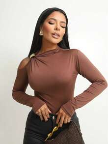 Women's Zoe Long Sleeve Blouse In Premium Supplex – Elegant With Buckle Detail - Asymmetrical Collar - Available In Other Colors - After Purchase, Please Send Us Your Chosen Color Via Chat - Photos In The Banner. - 鏽棕色 - 查看 8