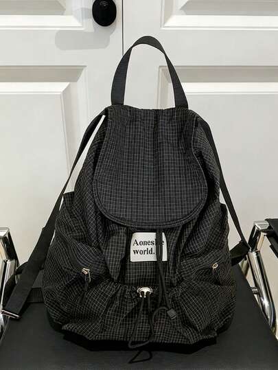 Nouveau sac à dos multifonctionnel de haute qualité et grande capacité, fabriqué dans un matériau nylon à carreaux à la mode. Caractéristiques : plusieurs poches, imperméable, léger, design pliable à cordon coulissant, patch lettrage. Convient pour les voyages, les fournitures scolaires, portable, style classique décontracté. Idéal pour les femmes, les adolescents et les élèves du primaire/secondaire pour l'école, les activités de plein air et diverses occasions.