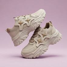 Tenis de mujer casuales y zapatillas blancas mujer tipo chunky sneakers con plataforma de suela gruesa zapatos para mujer de malla transpirable con diseño de estrellas y cordones calzado deportivo de moda cómodo ligero y antideslizante estilo urbano elegante para caminar diario tenis para mujeres modernos - Beis - Ver 9