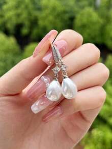 1 Pair Women's Elegant Dangle Earrings, Inlaid With Synthetic Cubic Zirconia And Faux Pearl, Suitable For Holidays, Vacations And Parties, All-Season Wear - Silver - View 3