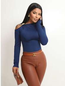 Blusa Feminina Zoe Manga Longa Suplex Premium – Elegância com Detalhe de Fivela - Gola Assimétrica -  Temos em outras cores - Após a compra nos enviem no chat a cor escolhida - fotos no banner. - Azul Marinho - Visão 2