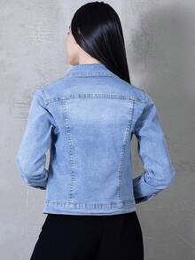 Chaqueta Clásica de Tela de Mezclilla para Mujer con Botones Metálicos y Bolsillos Frontales, Prenda Versátil de Corte Ajustado y Costuras Reforzadas para un Estilo Casual y Moderno - Celeste HQV02 - Ver 2