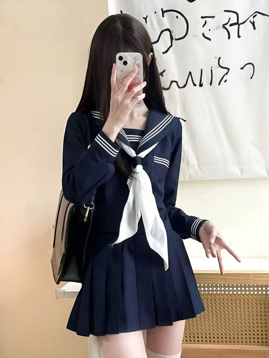 1件套学生制服角色扮演套装，藏蓝色JK制服套装，适合校园装扮、情人节派对、化装舞会、毕业照拍摄、下午茶约会等场合。