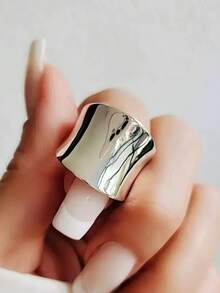 1pc Women's New Minimalist Wide Smooth Asymmetrical Ring, Fashionable Personalized Ring - Silver - View 5