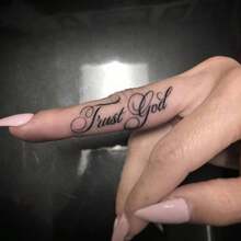 Semi-Permanent Herbal Juice Tattoo, Rose Flower With English Text "Trust God", Meaning "Believe In God/Faith In The Divine", 7-14 Days Waterproof Non-Reflective Tattoo Sticker For Hand, Arm, Body - Black - View 4