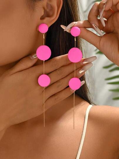 一对时尚简约几何圆形DIY组合粉色多色圆环流苏耳环，适合女士参加派对、约会、宴会、日常佩戴。每件树脂饰品均有轻微模具痕迹，敬请注意。