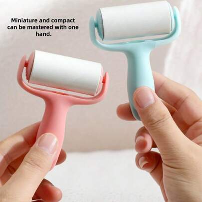 1 chiếc lăn bụi mini unisex, dụng cụ loại bỏ xơ vải quần áo cầm tay, keo dính chắc chắn, nhanh chóng loại bỏ lông và bụi bẩn, màu trơn tối giản, thiết kế nhỏ gọn, tay cầm bằng nhựa, tiện dụng và nhẹ nhàng cho gia đình, du lịch và sử dụng hàng ngày.