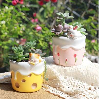 Cute Cream Cake Shaped Succulent Plant Pot, Funny Cartoon Animal Eating Cake Resin Planter, Suitable For Home/Office Desk Decor (Cat Design), Indoor/Outdoor Home Office Gift, Or Best Gift For Female Friends