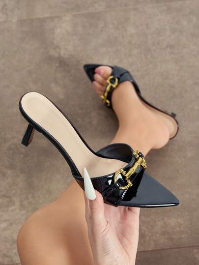 女士高跟鞋，时尚百搭，适合春夏夜店聚会、派对、约会、度假、婚礼、休闲穿着。黑色细跟尖头派对鞋，魅力性感PU皮穆勒鞋，金属搭扣，亮面镜面材质，套穿式，优雅休闲高跟凉鞋。