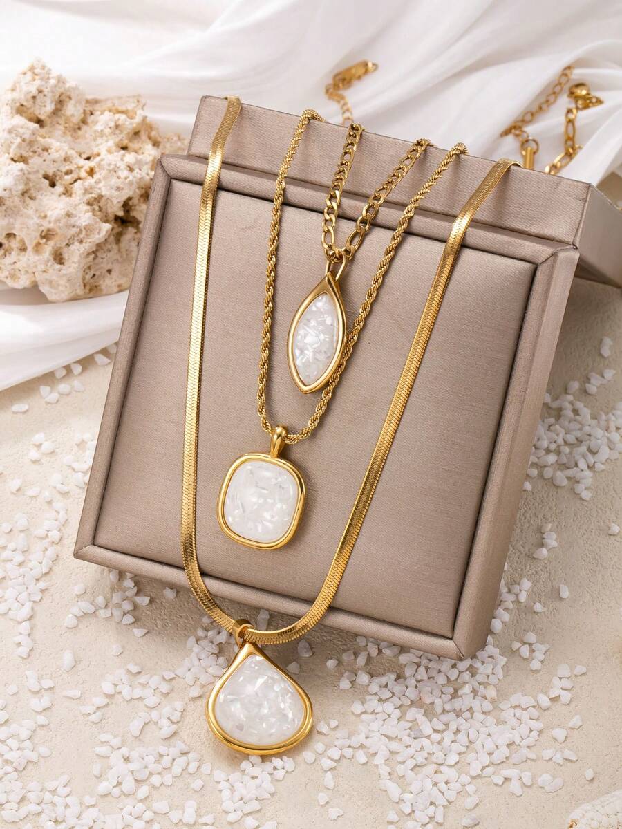 Collar de 3 capas con carcasa de acero inoxidable con textura, versátil para ir al trabajo, citas y uso diario - Dorado - Ver 1