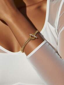 Women's Gold-Plated Cuban Link Chain Bracelet With Cubic Zirconia Embellished Clasp, Minimalist Elegant Design Suitable For Daily Commute And Workwear, An Ideal Gift For Fashion Enthusiasts - Gold - View 3