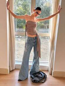 Jeans évasés à taille élastique avec patch papillon et ourlet effiloché, style western cowgirl pour femmes - Jean bleu - Voir 2