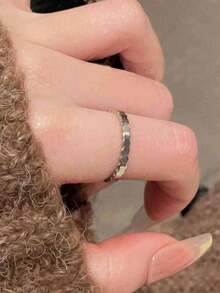 1 pieza Anillo de banda cerrada redondo elegante de acero inoxidable con tono dorado, joyería minimalista para mujer con incrustaciones de circonita, no se descolora y no produce alergias - anillo - Ver 19