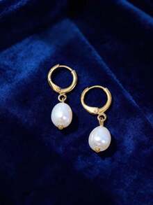 Vintage Baroque Style Girl's Faux Pearl Round Hoop Earrings, Golden Circle Eardrops, Elegant Fashion Daily Wear Accessory - Gold - View 3