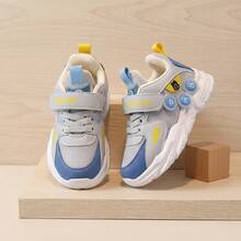 Tenis para Niños y Niñas Zapatillas Deportivas de Malla Transpirable y Piel Sintética con Cierre de  Ajustable Calzado Infantil Casual de Suela Gruesa con Amortiguación Zapatos Deportivos Modernos con Decoración de Letras Estilo de Moda Tenis Ligeros Cómodos Antideslizantes Resistentes al Desgaste - Azul - Ver 1