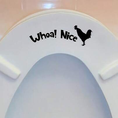 Hình dán bồn cầu hình gà trống ngộ nghĩnh, màu đen với dòng chữ "Whoa Nice" và hình bóng gà trống, thích hợp để trang trí phòng tắm hài hước. Những hình dán có thể tháo rời này rất dễ dán lên nắp bồn cầu.