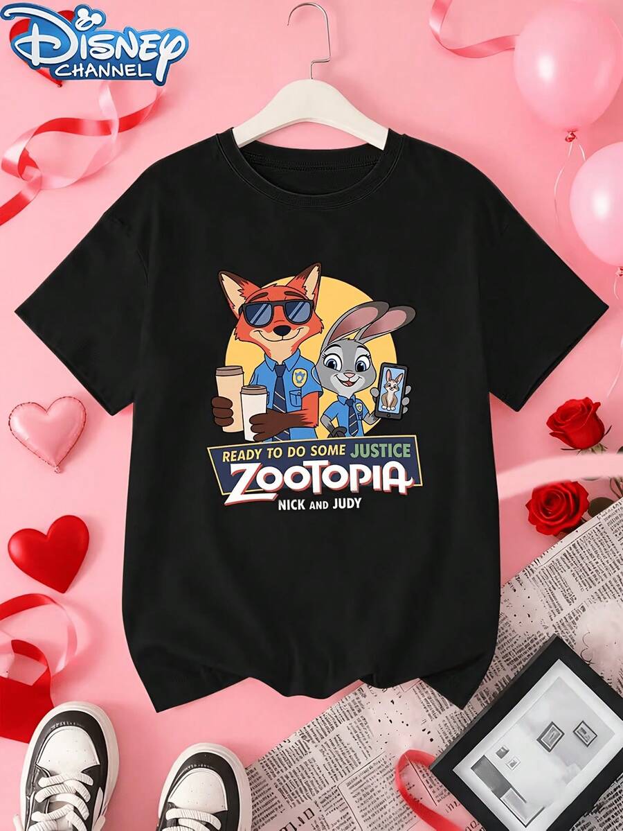 Women's Black Short Sleeve T-Shirt With Official Disney Channel Zootopia Nick & Judy Graphic Tee, "READY TO DO SOME JUSTICE" Text, Pink Background With Rose And Heart Decor, Disney Movie Merch, Disney Shirts, Summer Outfits For Women, Spring Outfits For Women, Officially Licensed Disney T-Shirts, Disney Men's And Women's Spring/Summer Fashion Casual Short-Sleeve T-Shirts - màu đen - Xem 1