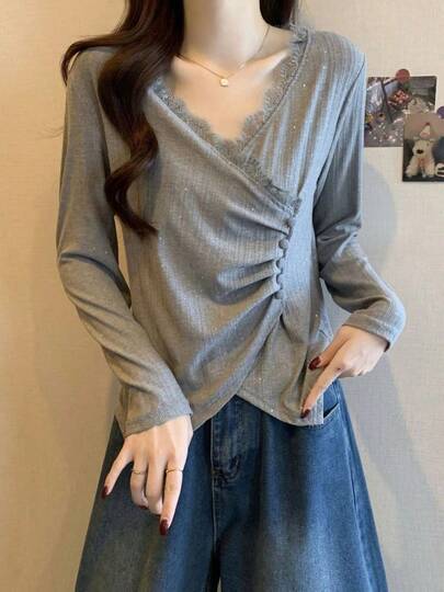 Gran tamaño de encaje de lentejuelas de empalme de cuello en V de manga larga camiseta femenina primavera suelta delgada irregular camisa de fondo blusas elegantes dama