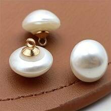 10/25 chiếc cúc ngọc trai giả nhỏ, hình tròn dẹt, hình học, phụ kiện may vá, cúc nhỏ hình đĩa bay có lớp lót, thích hợp để may quần áo mỏng, các dự án DIY thủ công, đồ dùng nghệ thuật, thủ công và may vá, ngọc trai trắng sữa bóng cao 1.2cm - trắng - Xem 3