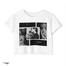 BTS V Photo Collage Crop Top_ Taehyung Lyric Back Print Shirt - 白色 - 查看 1