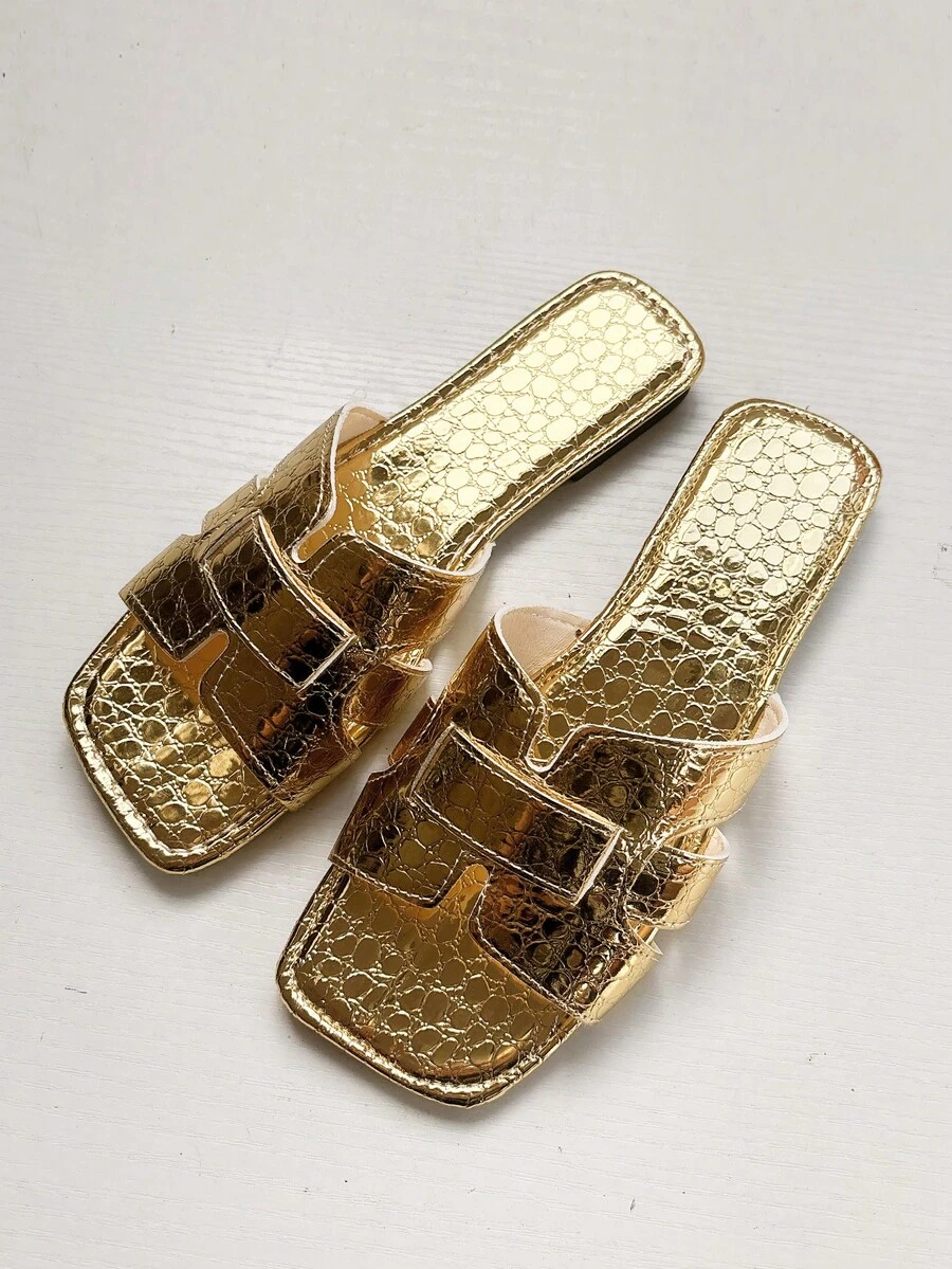 Sandal đế bằng nữ, mũi vuông, họa tiết hoa dập nổi da cá sấu màu vàng, kiểu dáng thời trang phối cùng váy, mẫu mới mùa hè. - Vàng - Xem 1