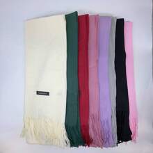 Unisex Solid Color Winter Scarf With Fringe, Classic Style. Long And Thick Faux Cashmere Scarf For Women And Men. Warm And Soft Accessory Ideal For Cold Days. Wind Protection For Daily Use And Leisure. Versatile Piece That Matches Various Autumn And Winter Looks. Available In Several Colors To Complete Your Style With Elegance And Comfort. - 西瓜粉 - 查看 5