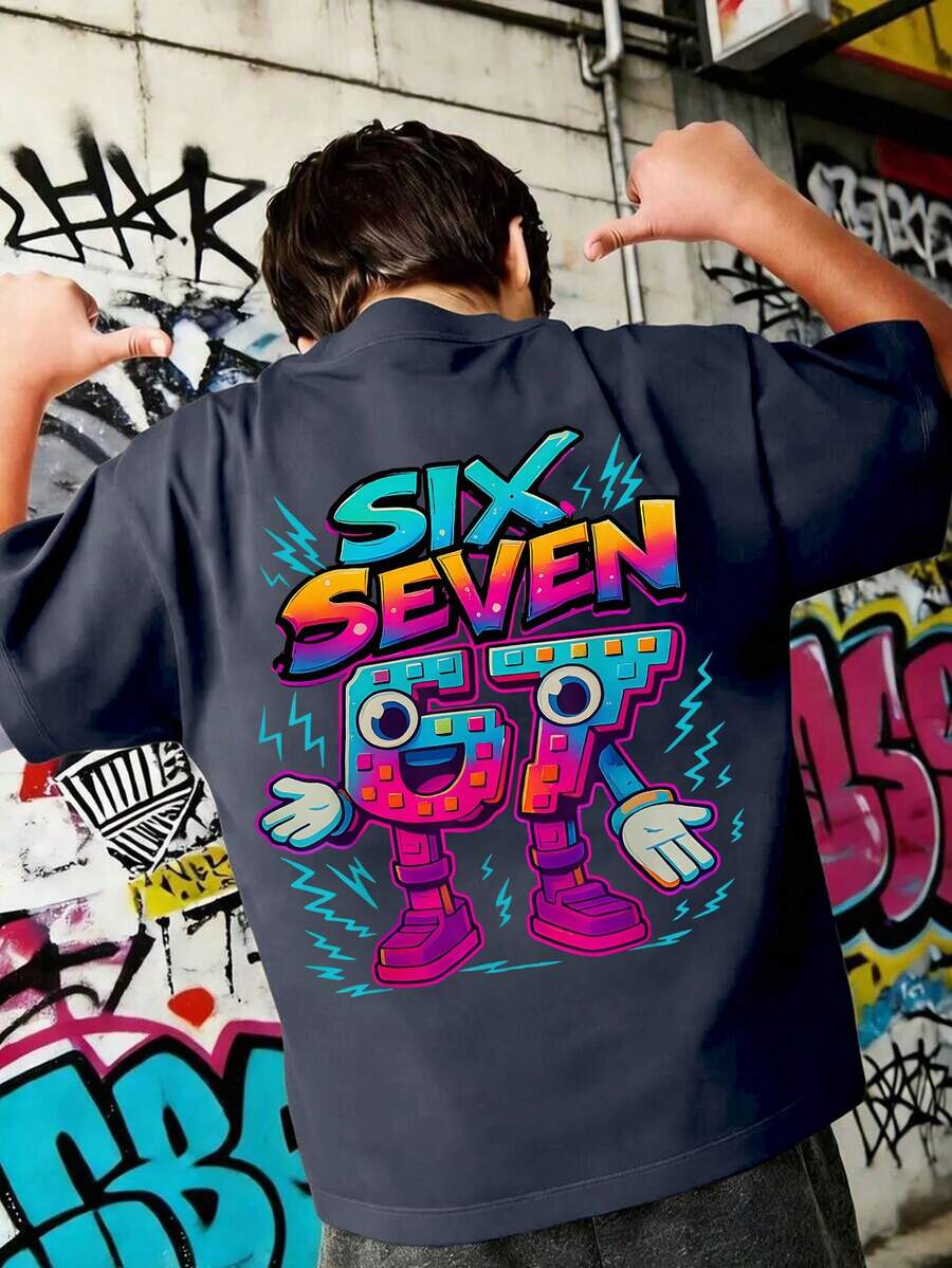 这款休闲深灰色圆领T恤印有创意十足的“67”字样,非常适合男孩及年龄较大的儿童穿着。无论是上学、购物、打造街头时尚造型还是度假,它都是绝佳之选。 - 深灰色 - 查看 1